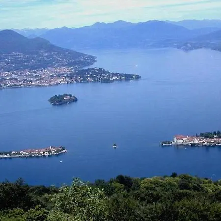 With Terrace And Stunning View Vakantiehuis Stresa