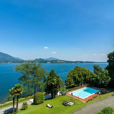 With Terrace And Stunning View Vakantiehuis Stresa