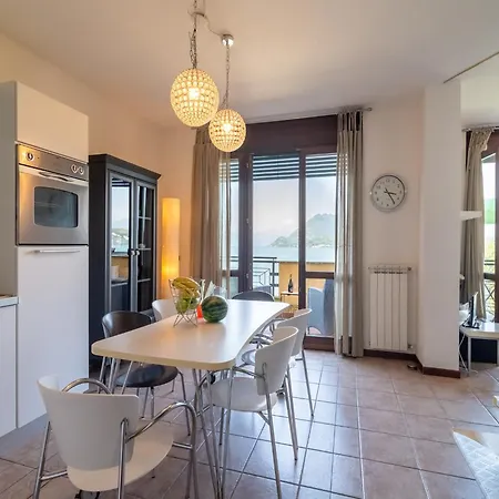 Vakantiehuis With Terrace And Stunning View Stresa