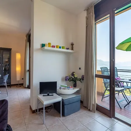With Terrace And Stunning View Vakantiehuis *