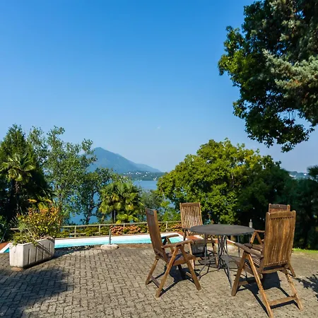With Terrace And Stunning View Vakantiehuis Stresa