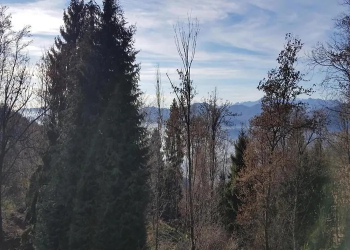 With Terrace And Stunning View 別荘