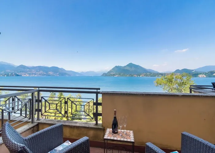 With Terrace And Stunning View 度假居 斯特雷萨