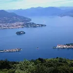 With Terrace And Stunning View Prázdninový dům Stresa