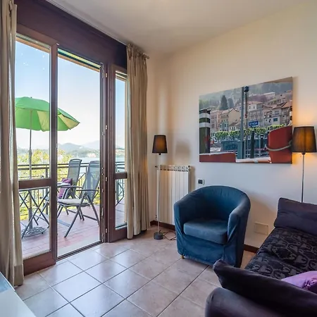 With Terrace And Stunning View ستريزا